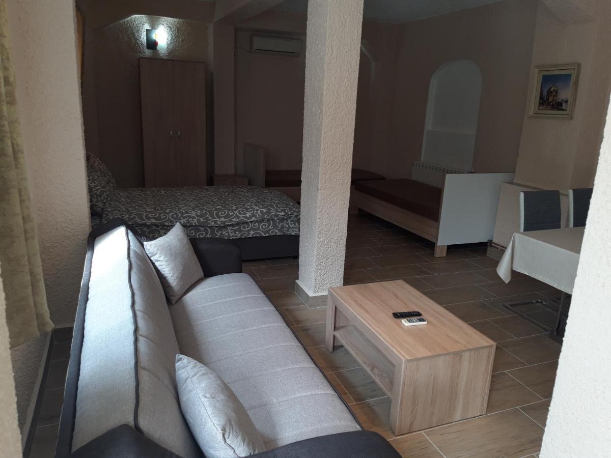 Kazablanka Rooms Aerodrom Susunja Exterior foto